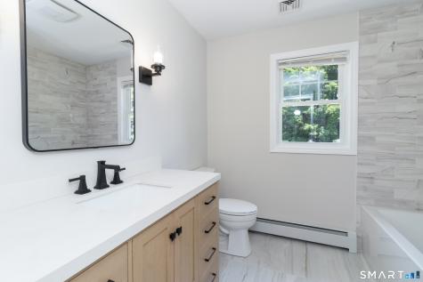 831 Nut Plains Road Guilford CT 06437