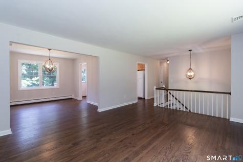 831 Nut Plains Road Guilford CT 06437