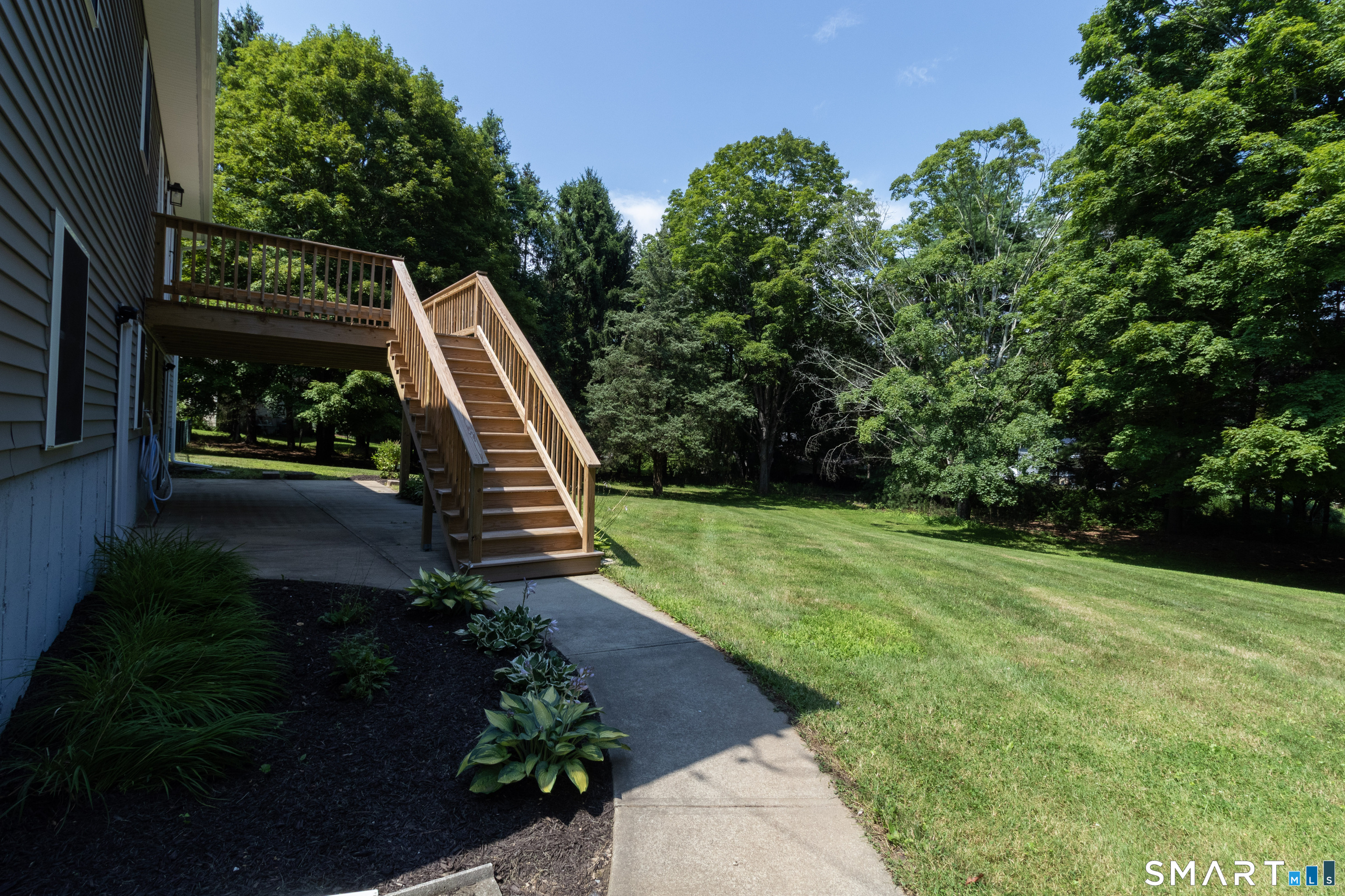 831 Nut Plains Road Guilford CT 06437