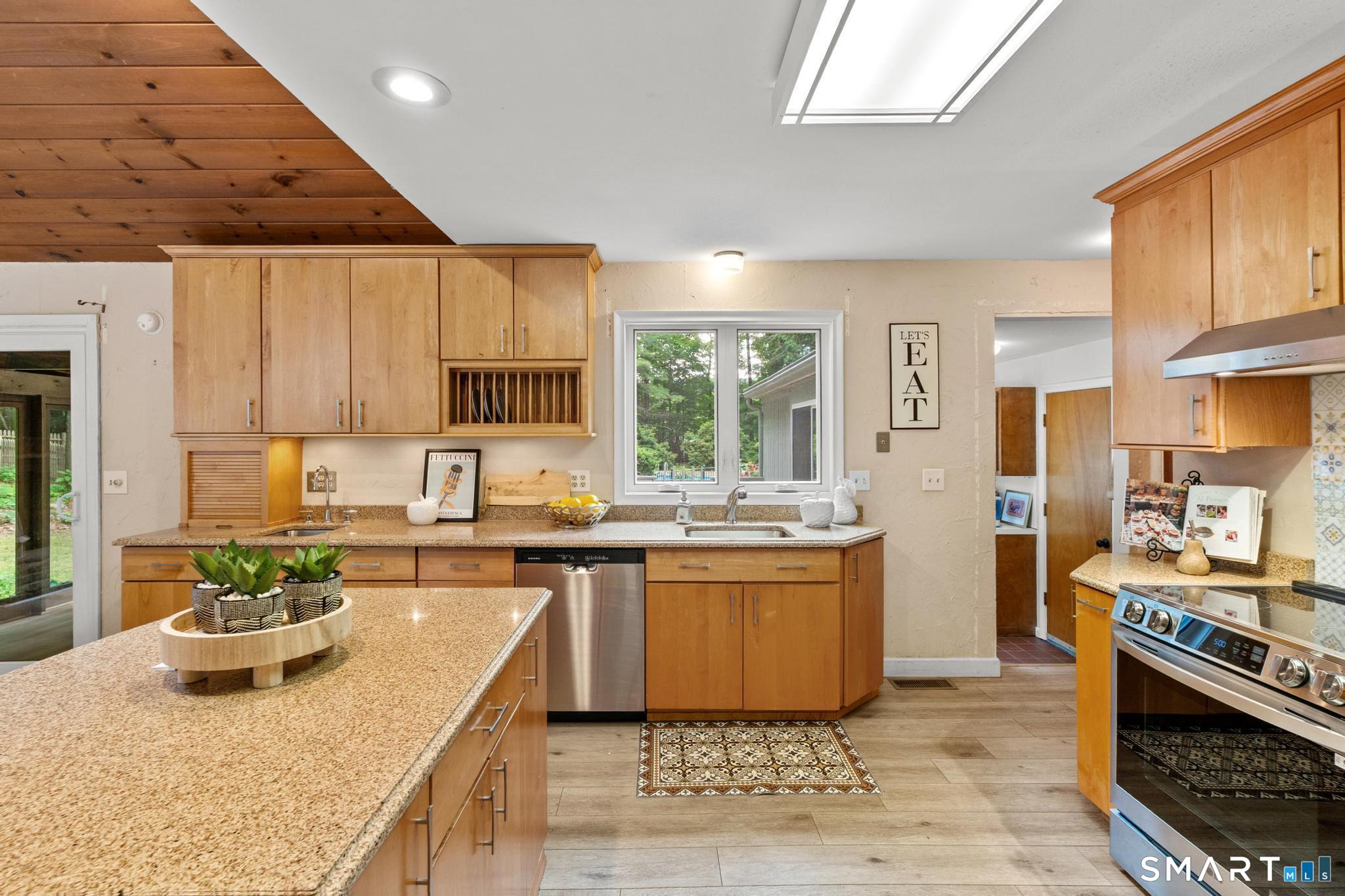 12 Linda Lane Simsbury CT 06070