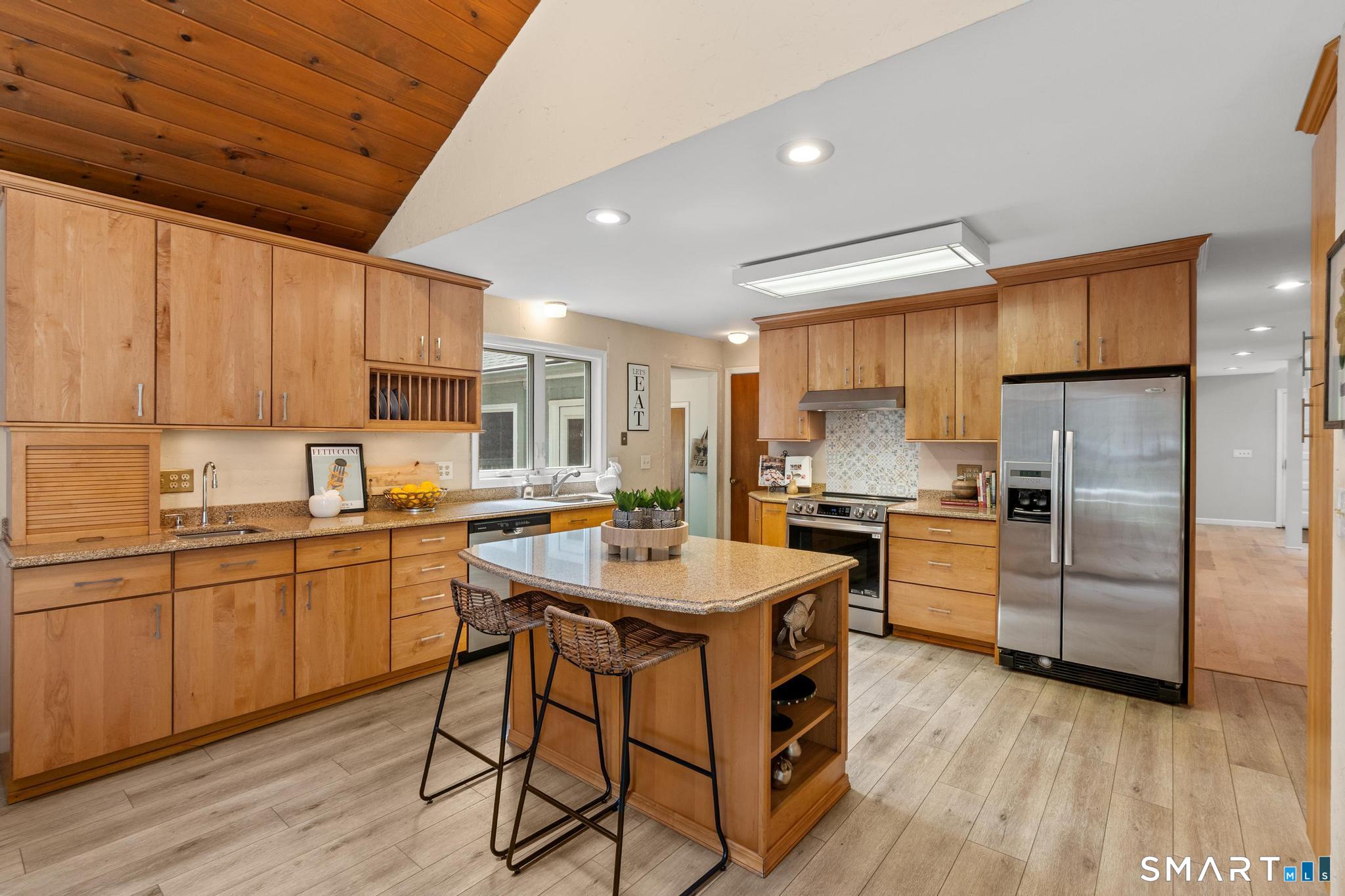 12 Linda Lane Simsbury CT 06070