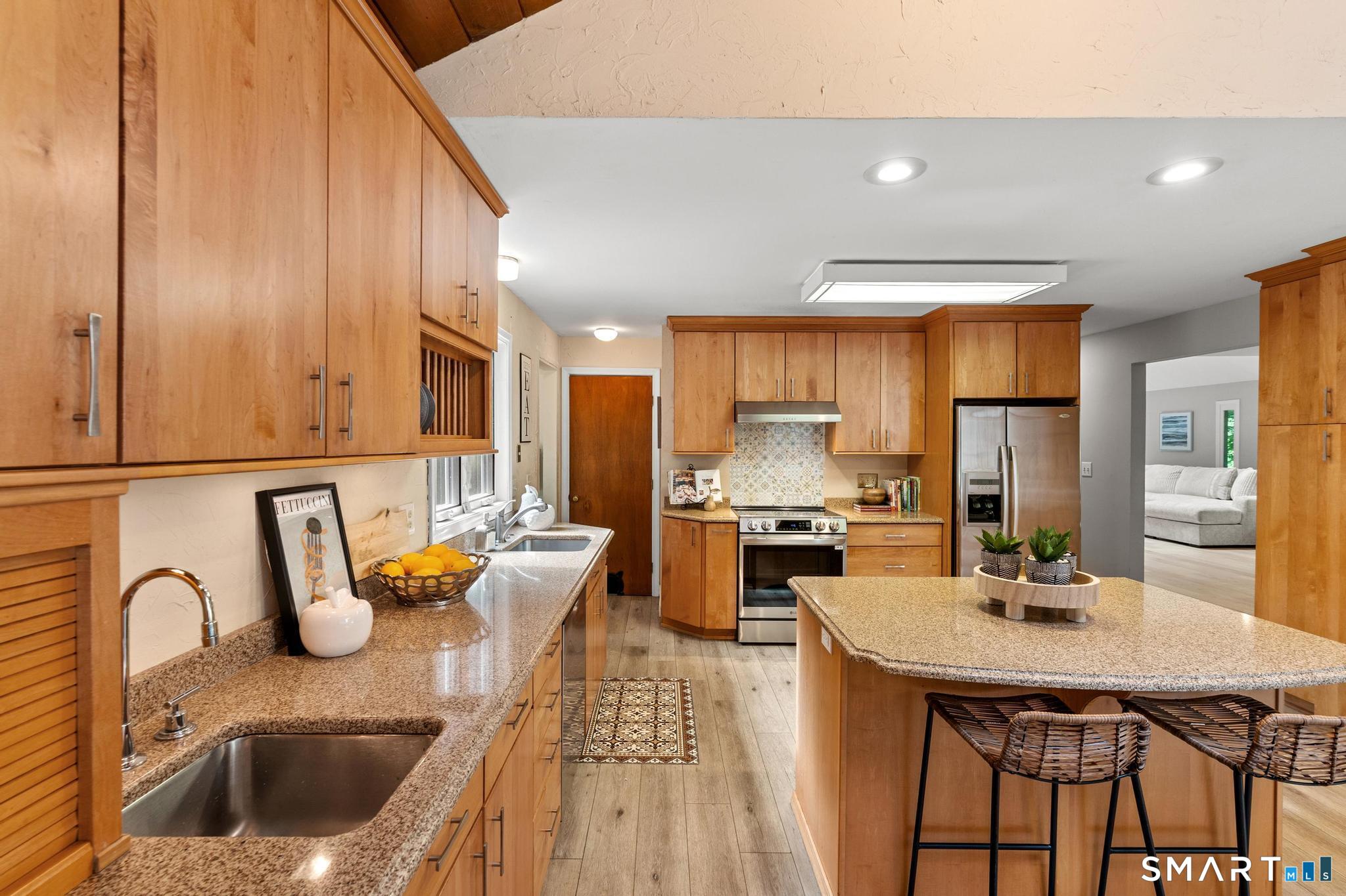 12 Linda Lane Simsbury CT 06070
