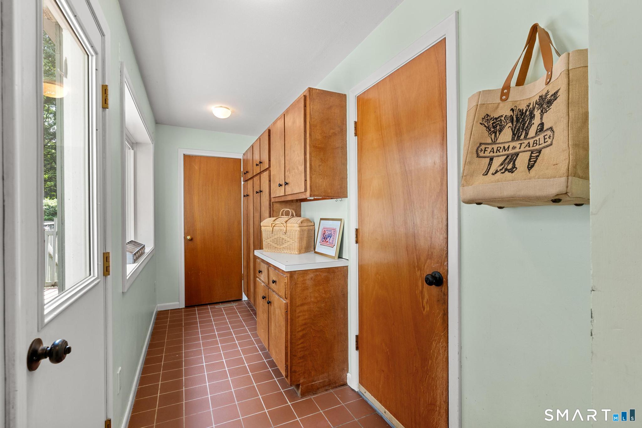 12 Linda Lane Simsbury CT 06070