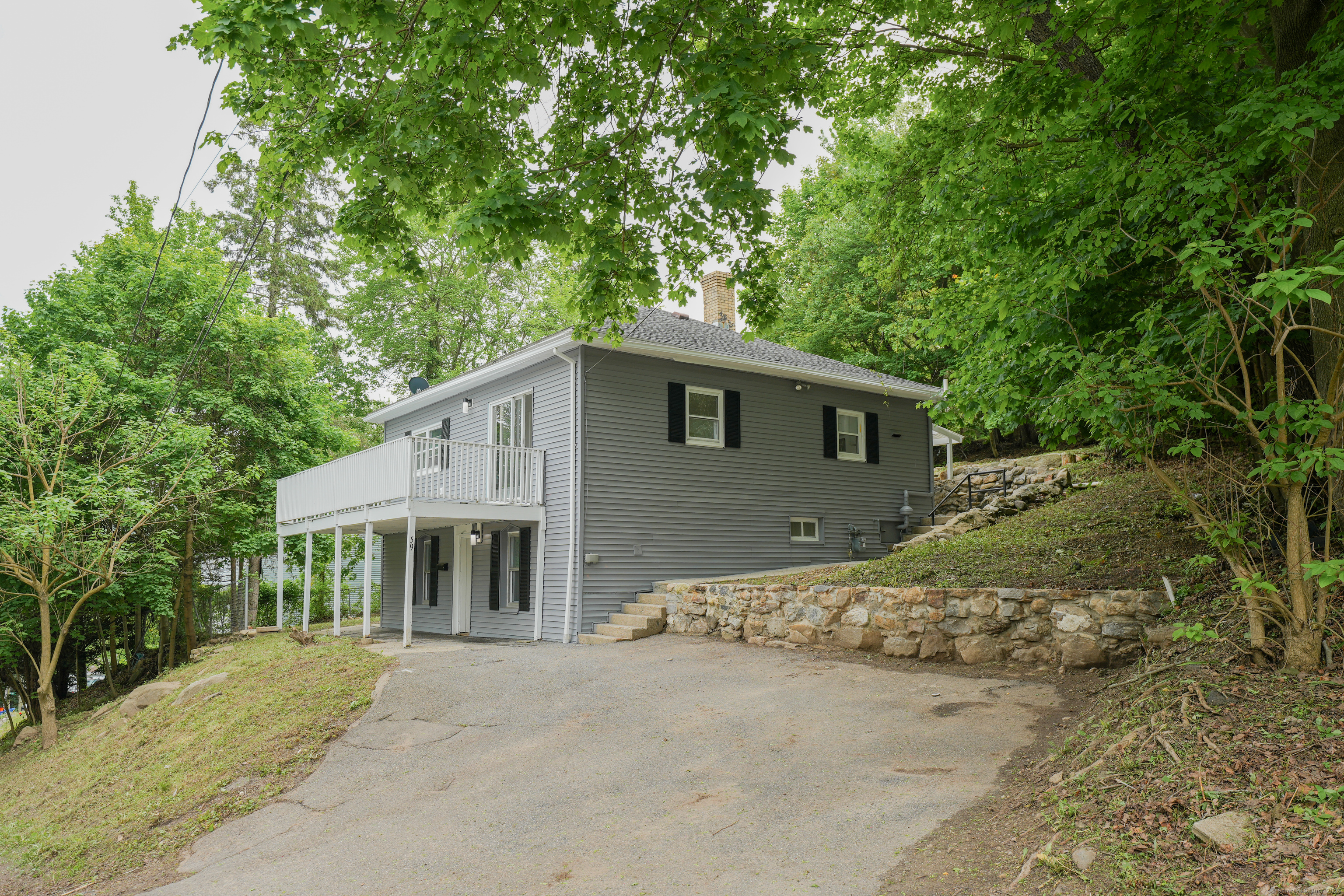 59 Fairfax Street Waterbury CT 06704
