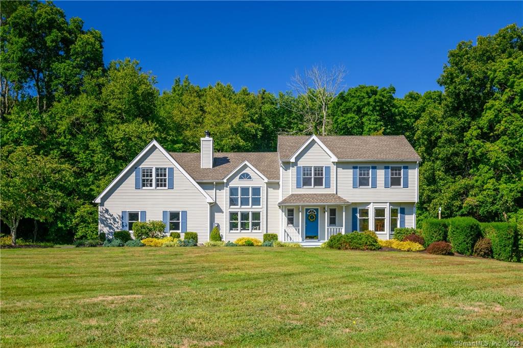 8 Hedge Meadow Lane Newtown CT 06470