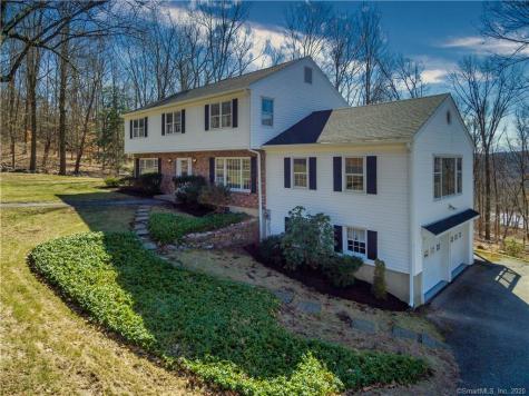 29 White Pine Drive Brookfield CT 06804