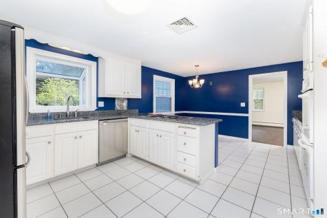 36 Lakeview Drive West Hartford CT 06117