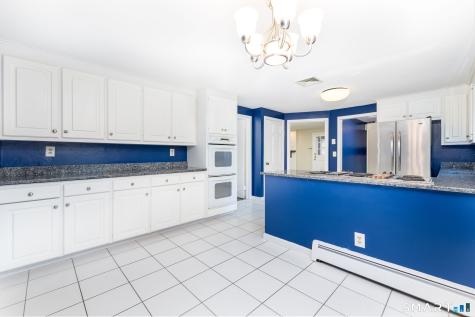 36 Lakeview Drive West Hartford CT 06117