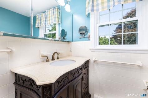 36 Lakeview Drive West Hartford CT 06117