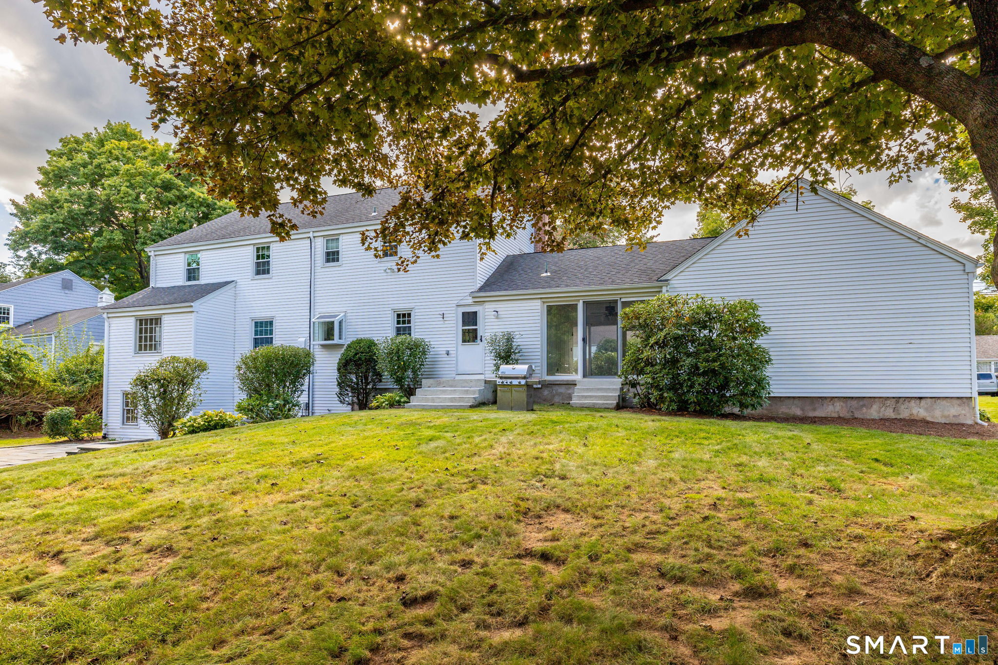 36 Lakeview Drive West Hartford CT 06117