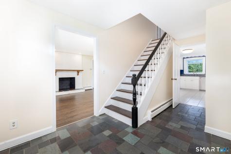 36 Lakeview Drive West Hartford CT 06117