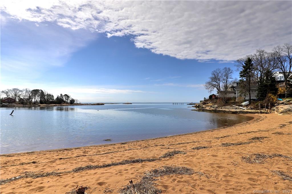 13 Whalers Point East Haven CT 06512