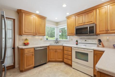 81 Park Road Woodbury CT 06798
