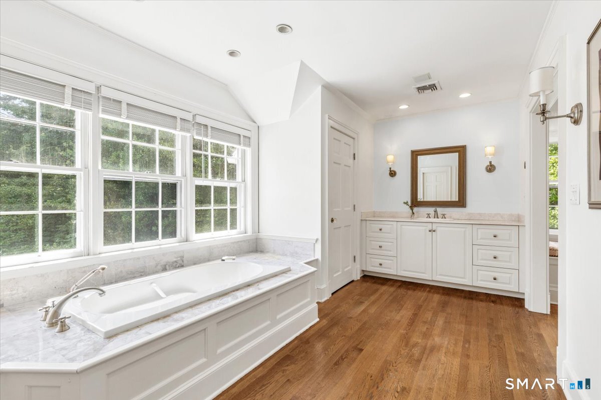 38 Gerrish Lane New Canaan CT 06840
