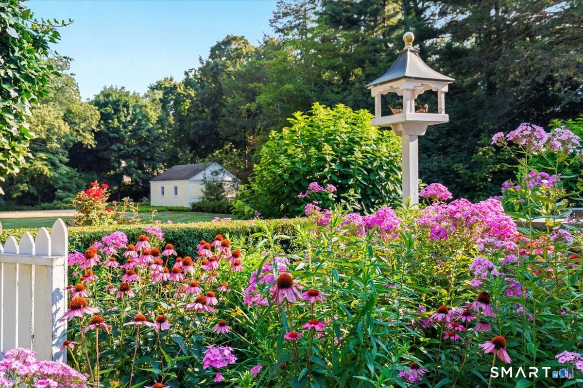 38 Gerrish Lane New Canaan CT 06840