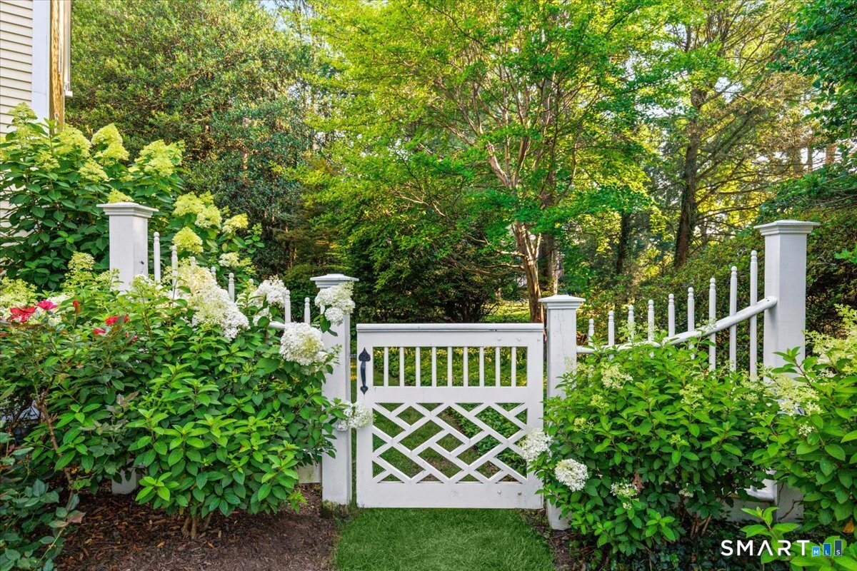 38 Gerrish Lane New Canaan CT 06840