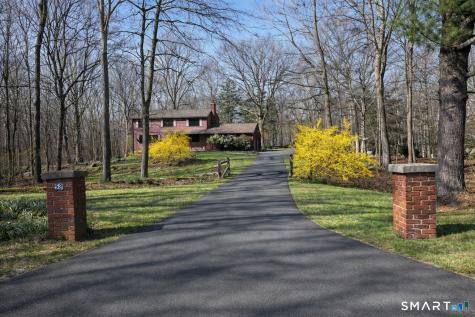 52 Great Ring Road Newtown CT 06482
