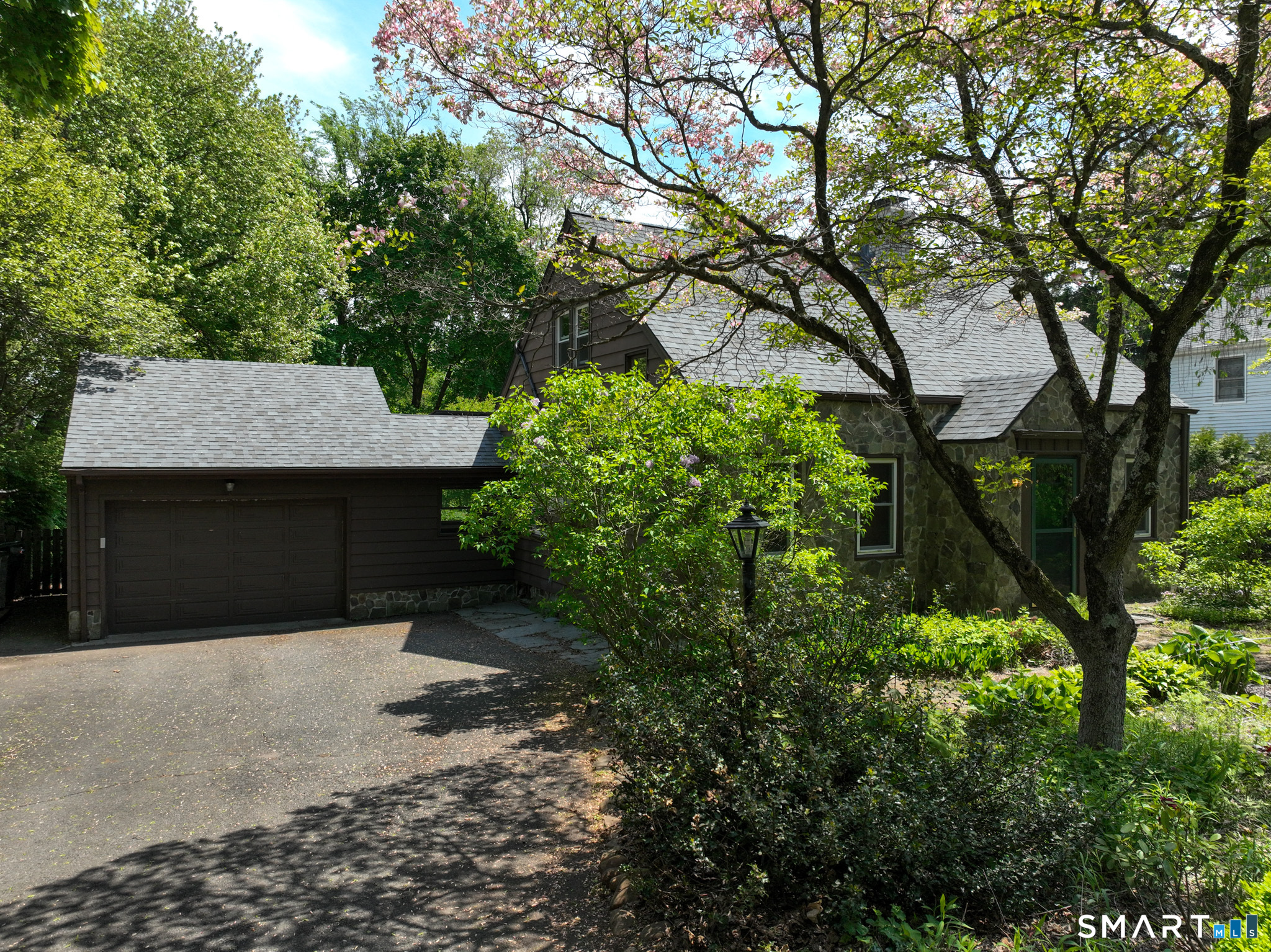 895 Hartford Turnpike Hamden CT 06517