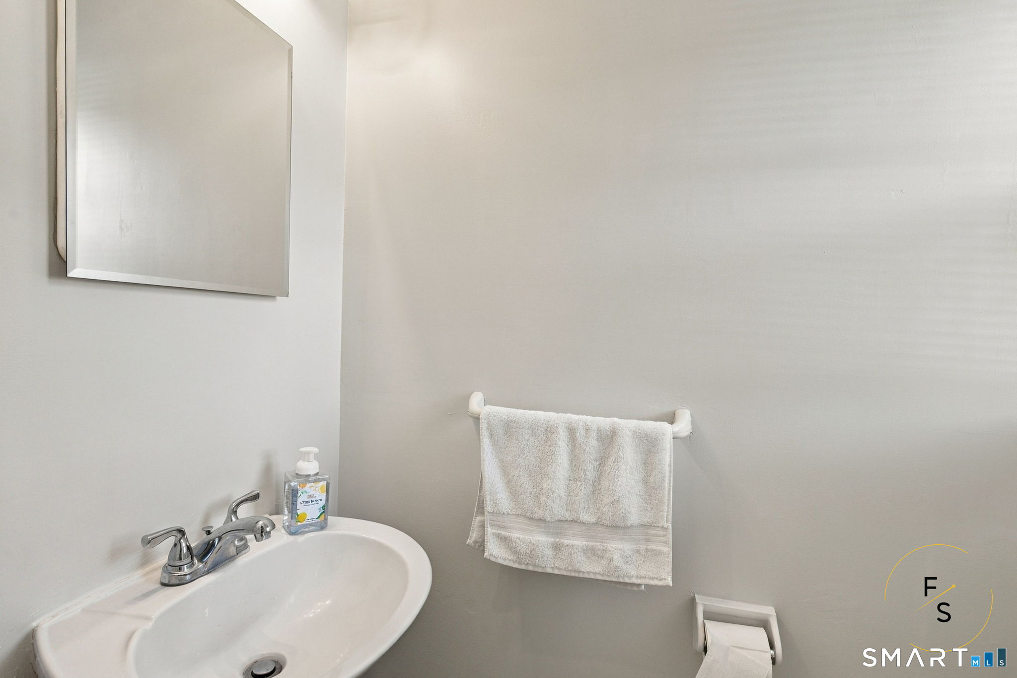 17 Pioneer Drive Enfield CT 06082