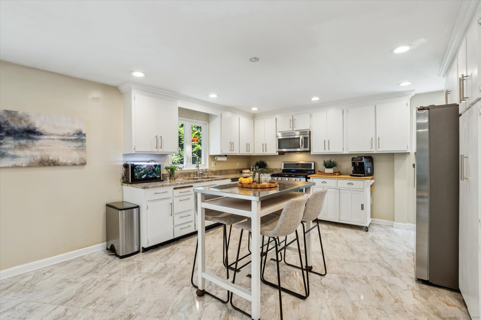 25 Tall Wood Hollow Avon CT 06001