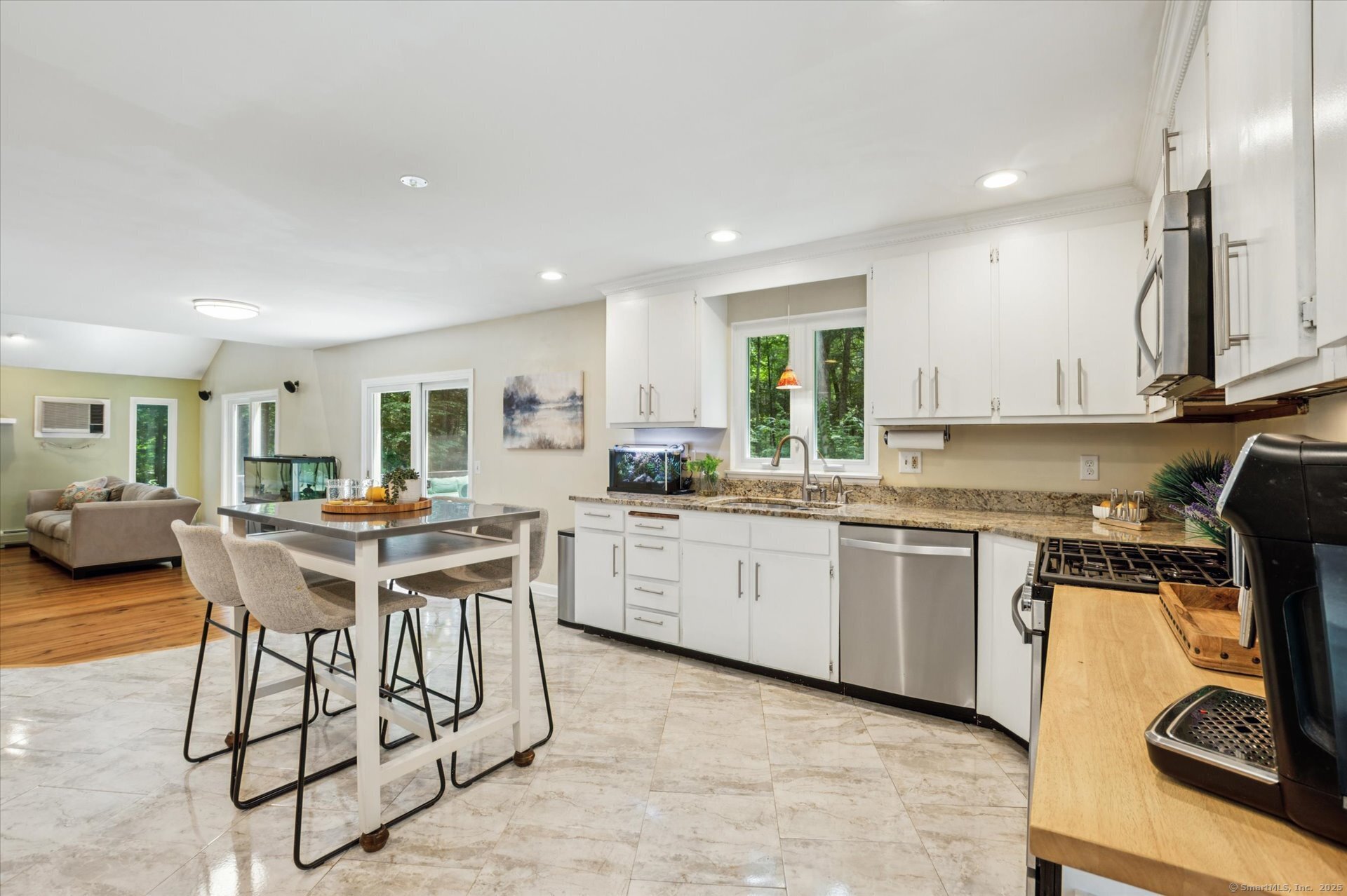 25 Tall Wood Hollow Avon CT 06001