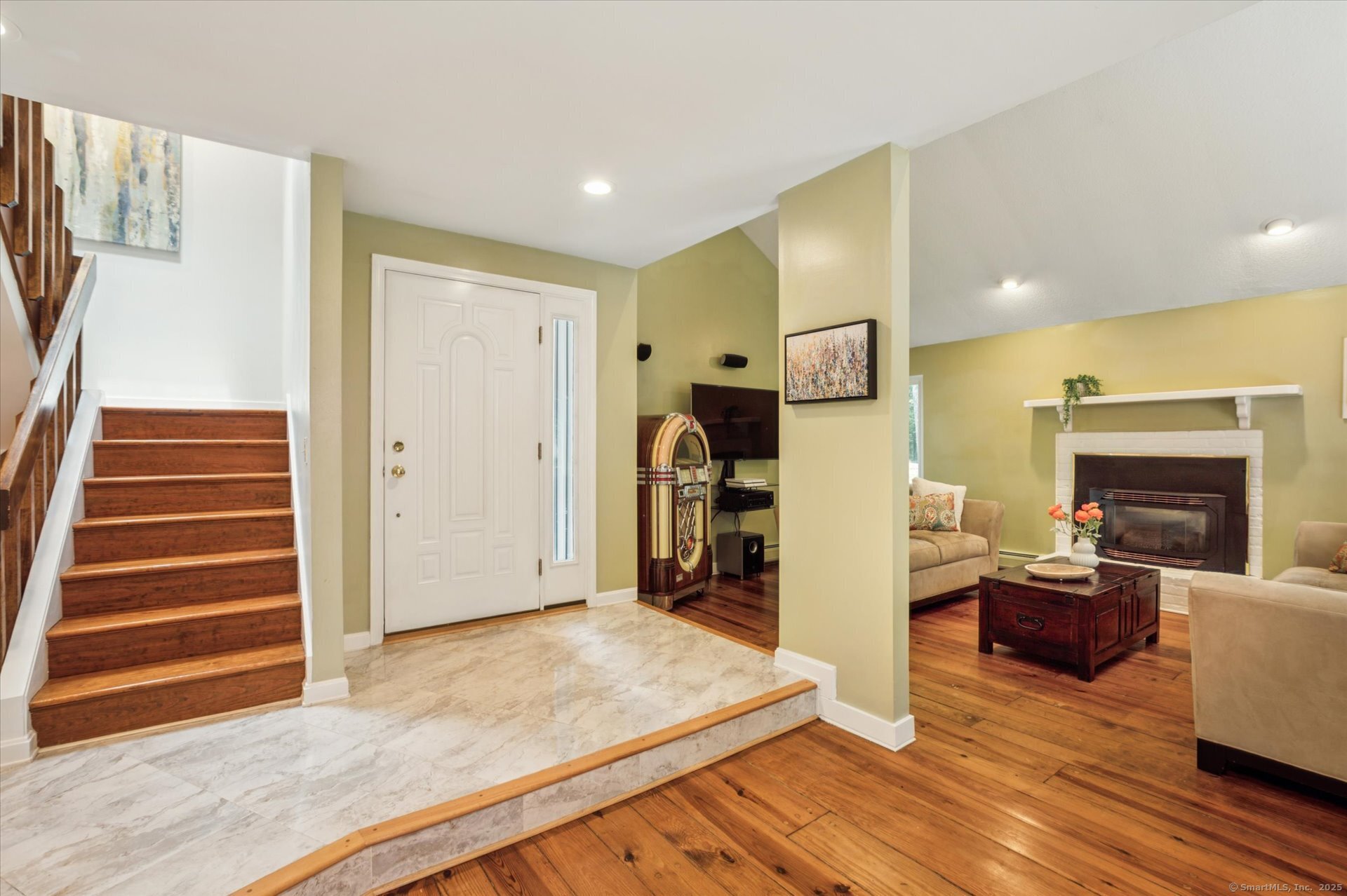 25 Tall Wood Hollow Avon CT 06001