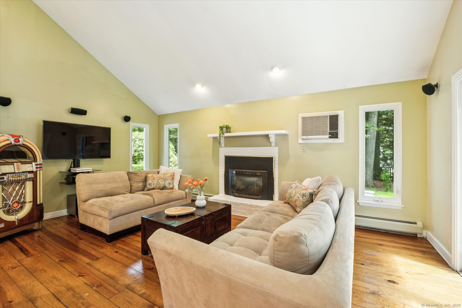 25 Tall Wood Hollow Avon CT 06001