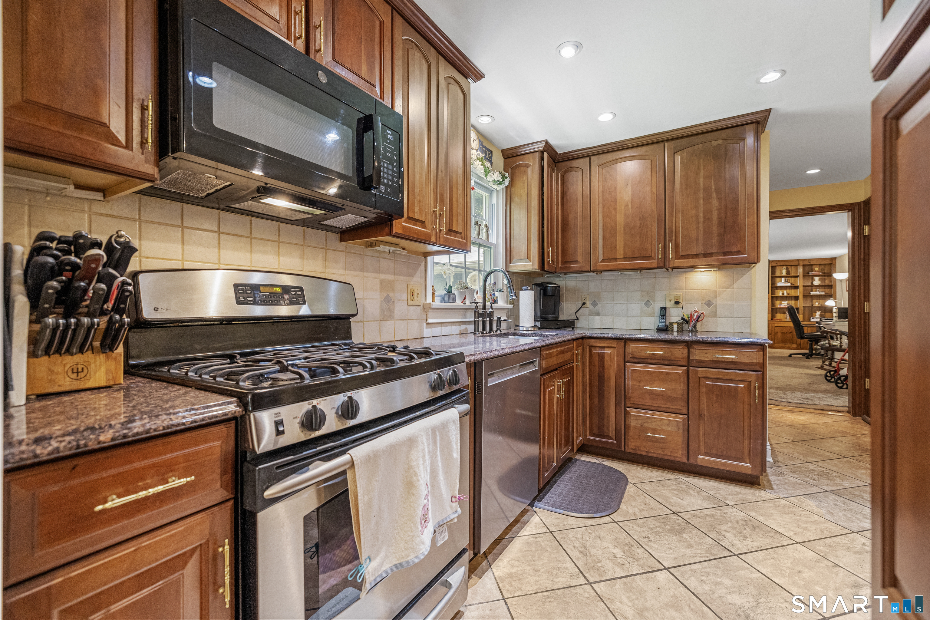 14 Amy Lane Simsbury CT 06070