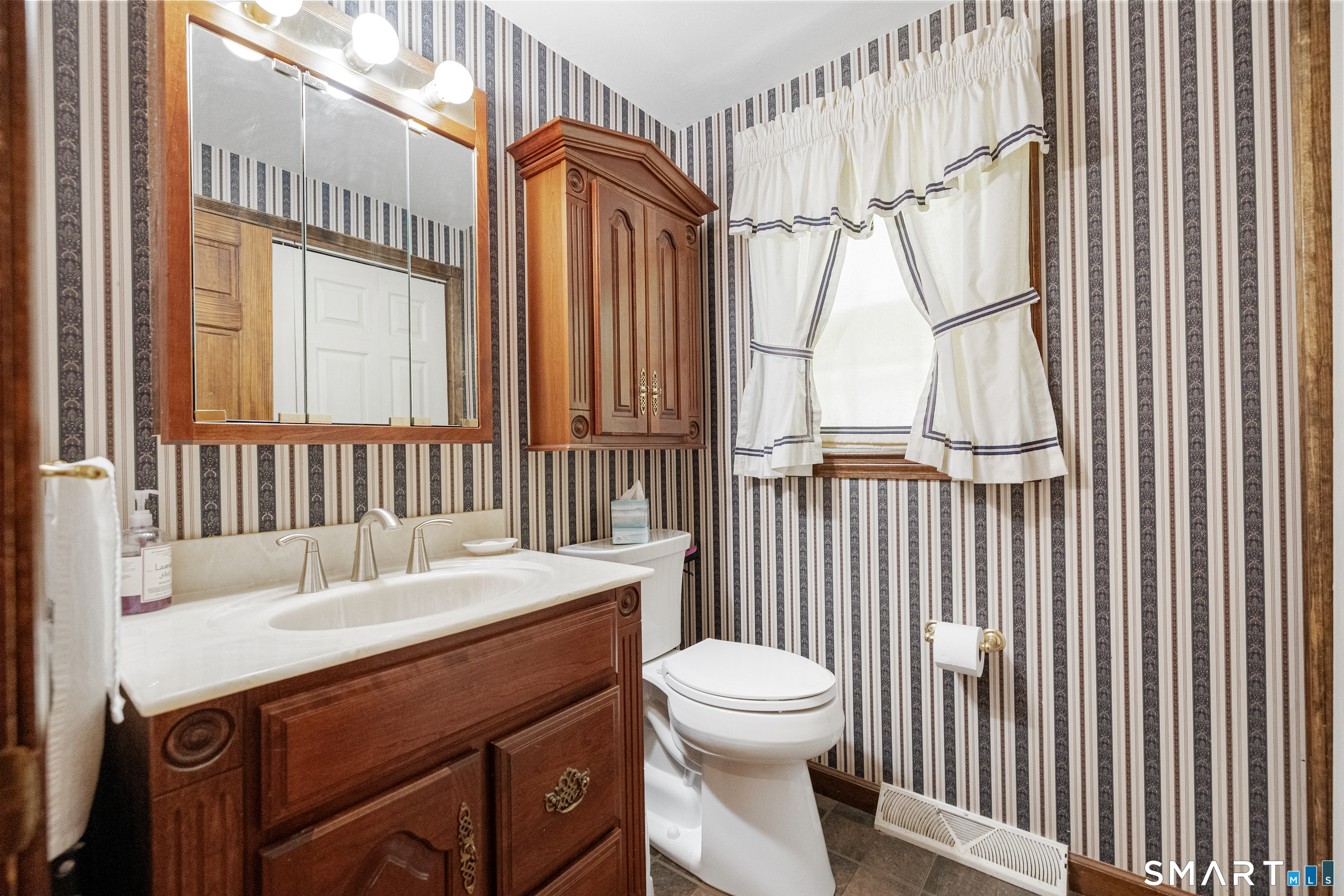 14 Amy Lane Simsbury CT 06070
