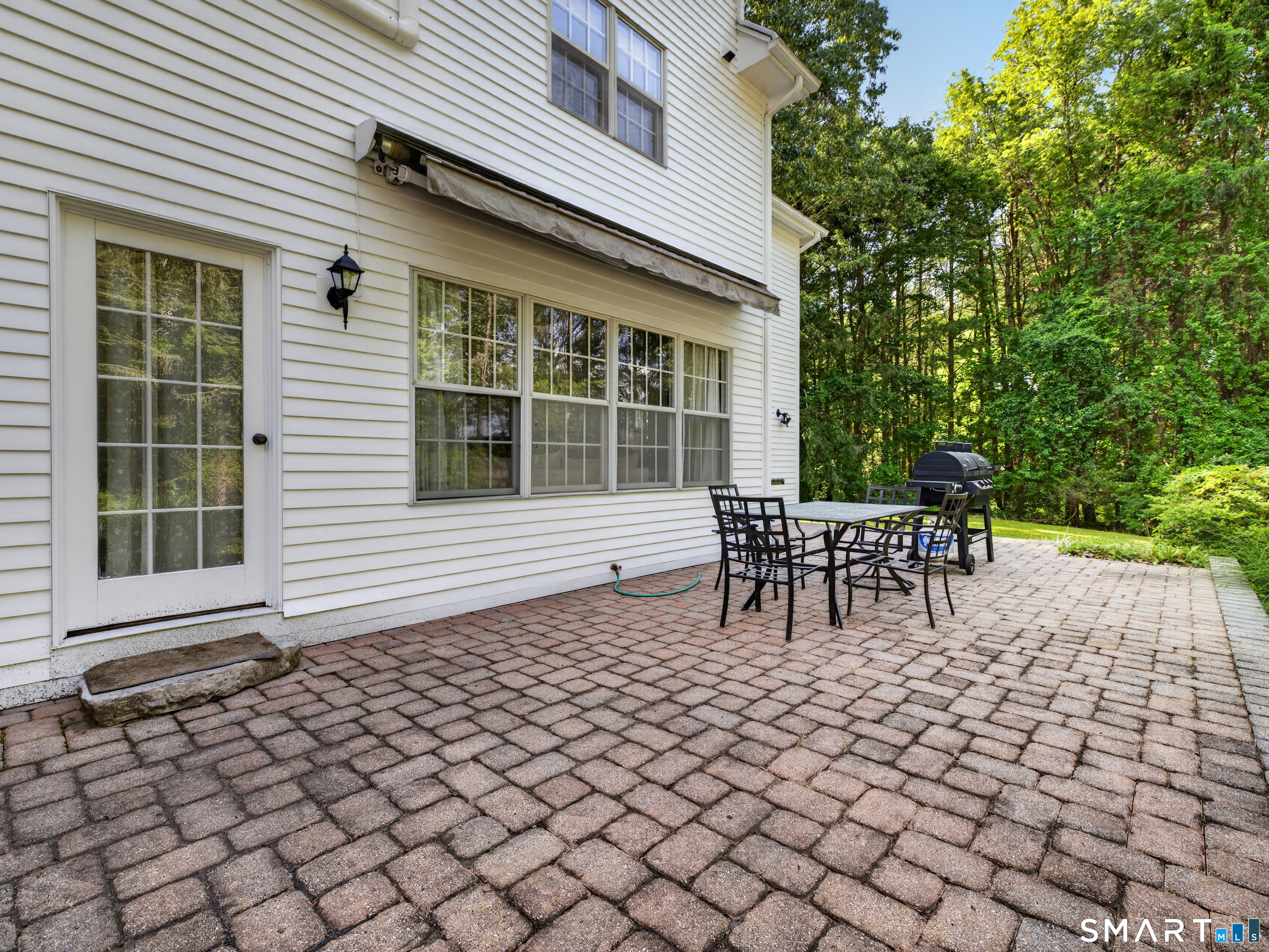 2 Larchwood Lane East Lyme CT 06333
