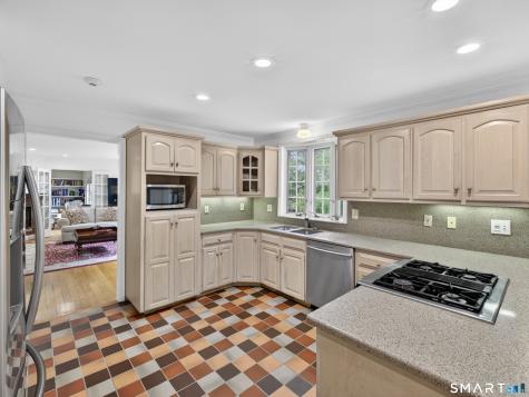 2 Larchwood Lane East Lyme CT 06333