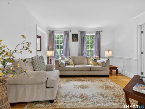 2 Larchwood Lane East Lyme CT 06333