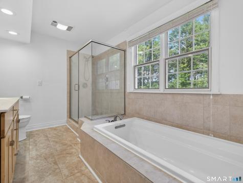 2 Larchwood Lane East Lyme CT 06333