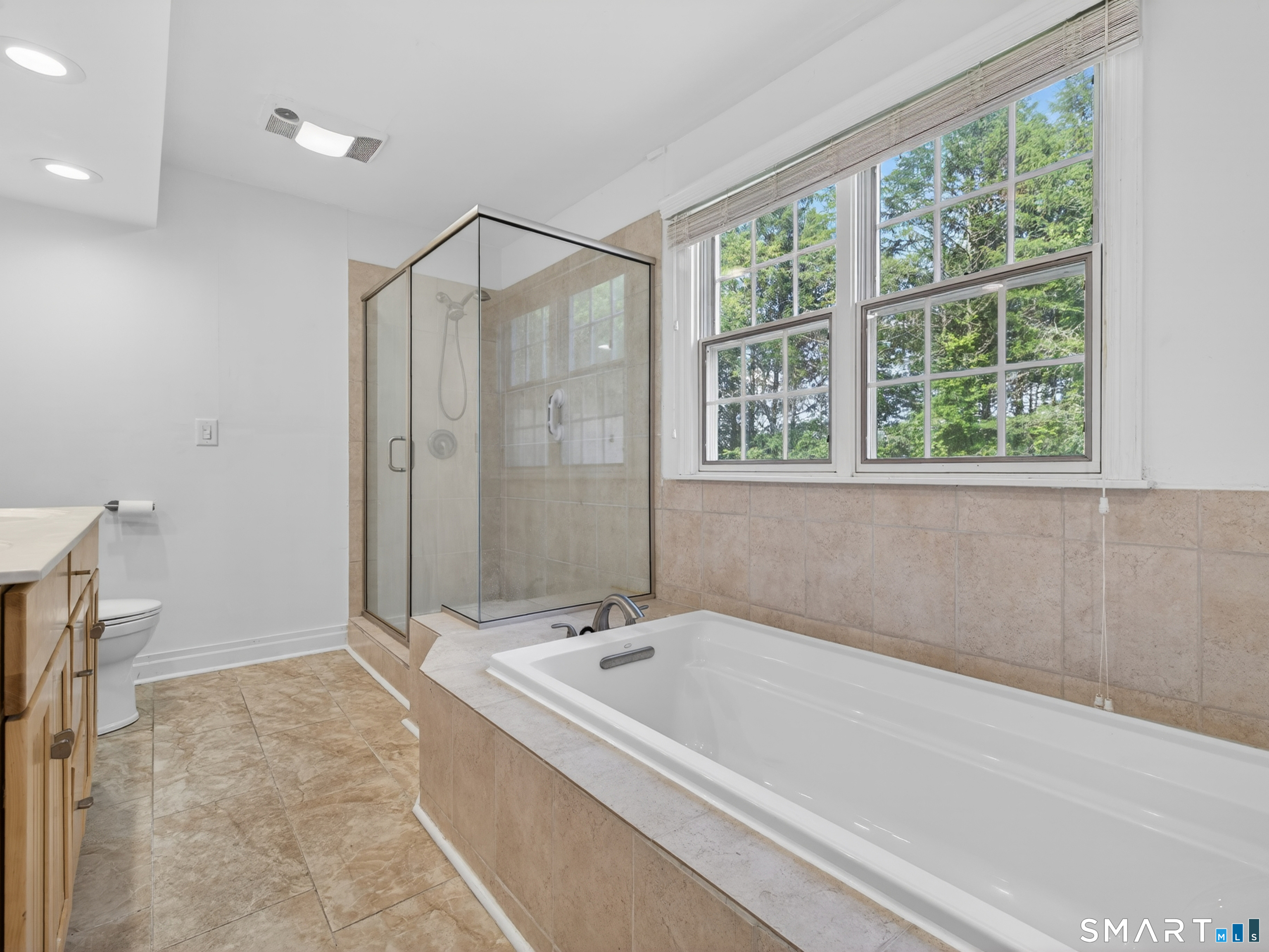 2 Larchwood Lane East Lyme CT 06333