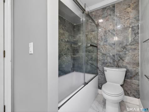 2 Larchwood Lane East Lyme CT 06333