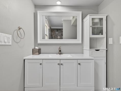 2 Larchwood Lane East Lyme CT 06333
