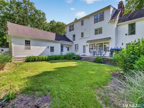 2 Larchwood Lane East Lyme CT 06333
