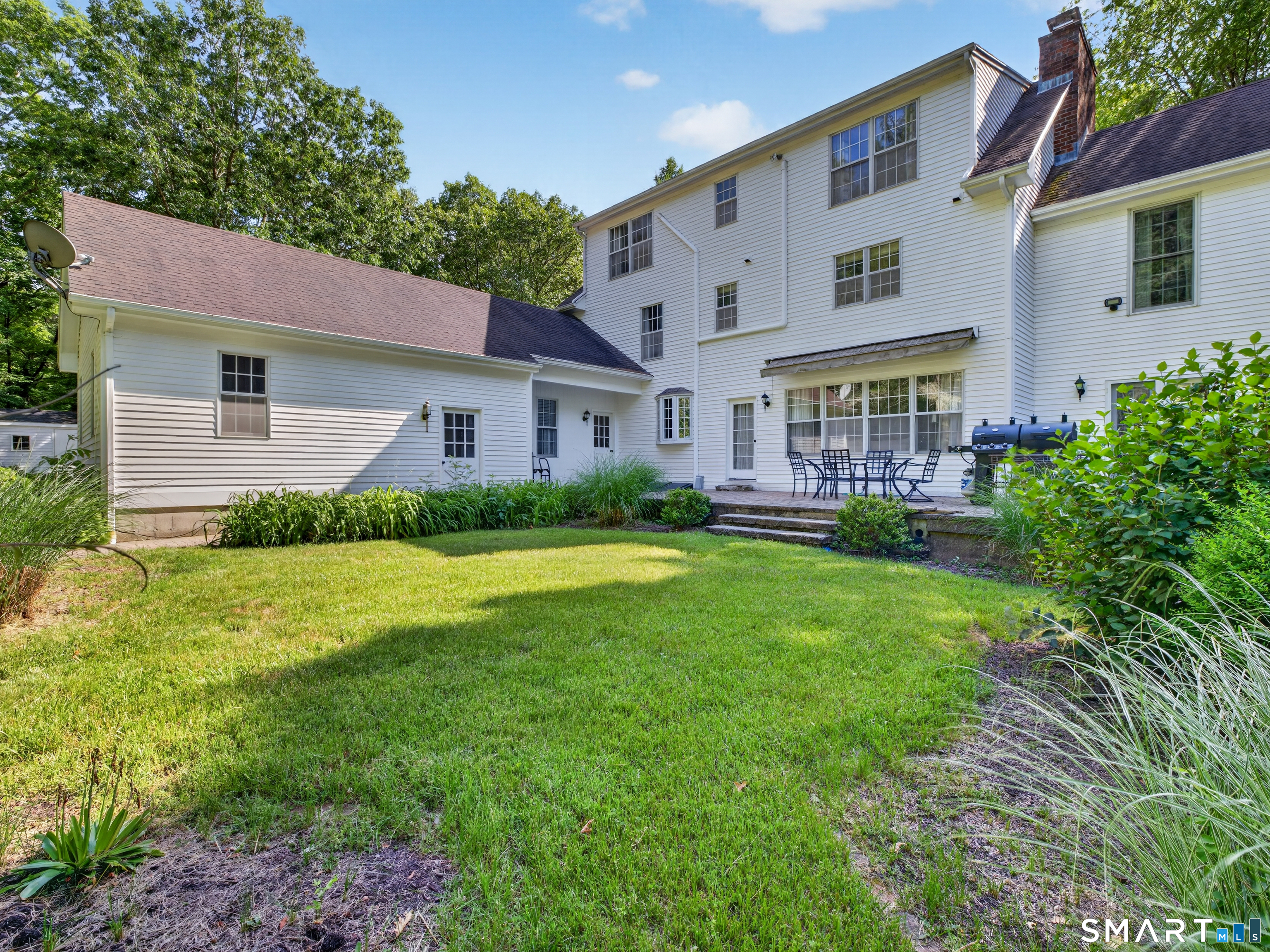 2 Larchwood Lane East Lyme CT 06333