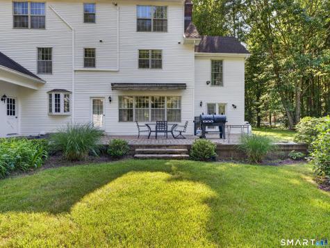 2 Larchwood Lane East Lyme CT 06333