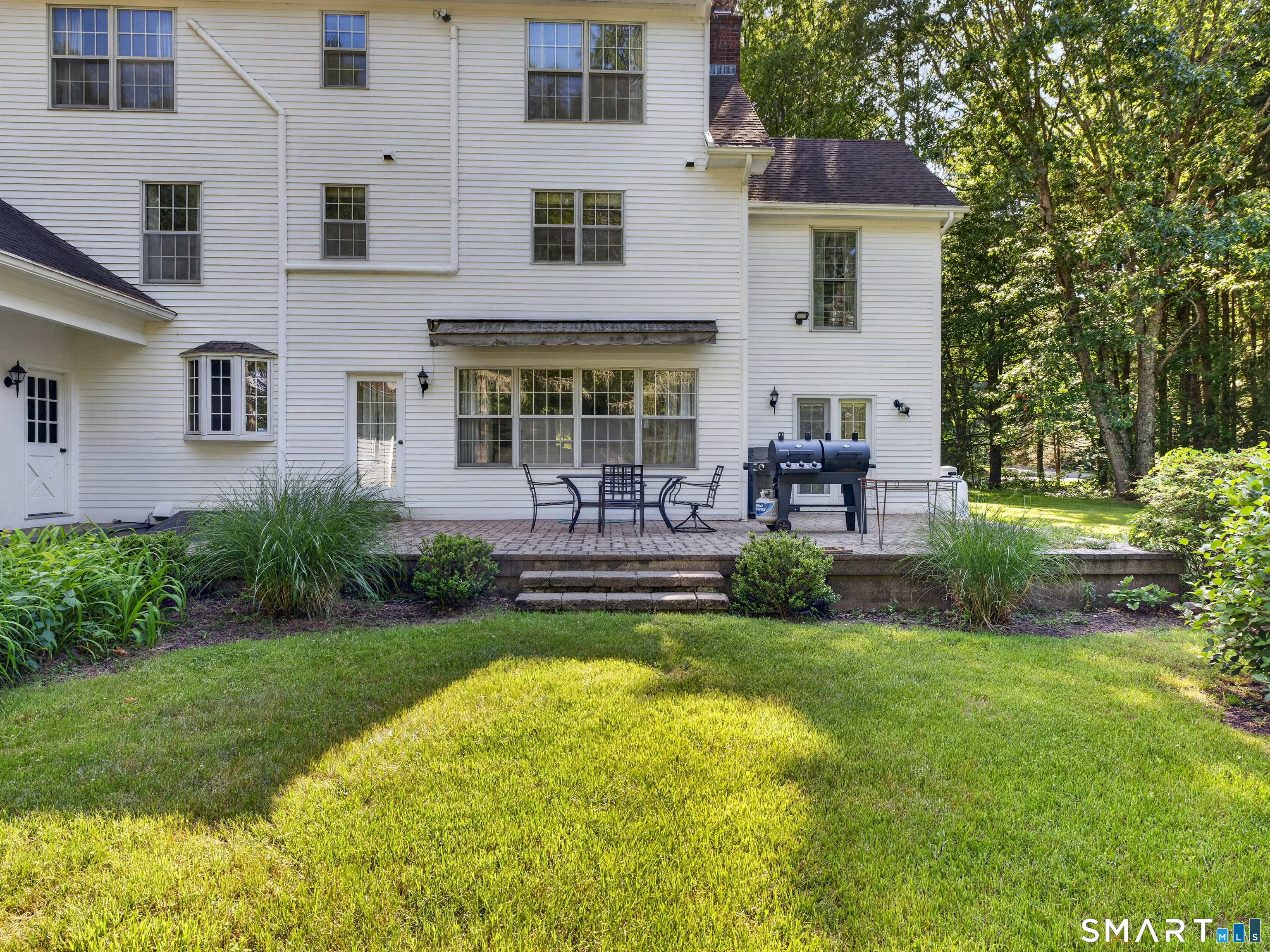 2 Larchwood Lane East Lyme CT 06333