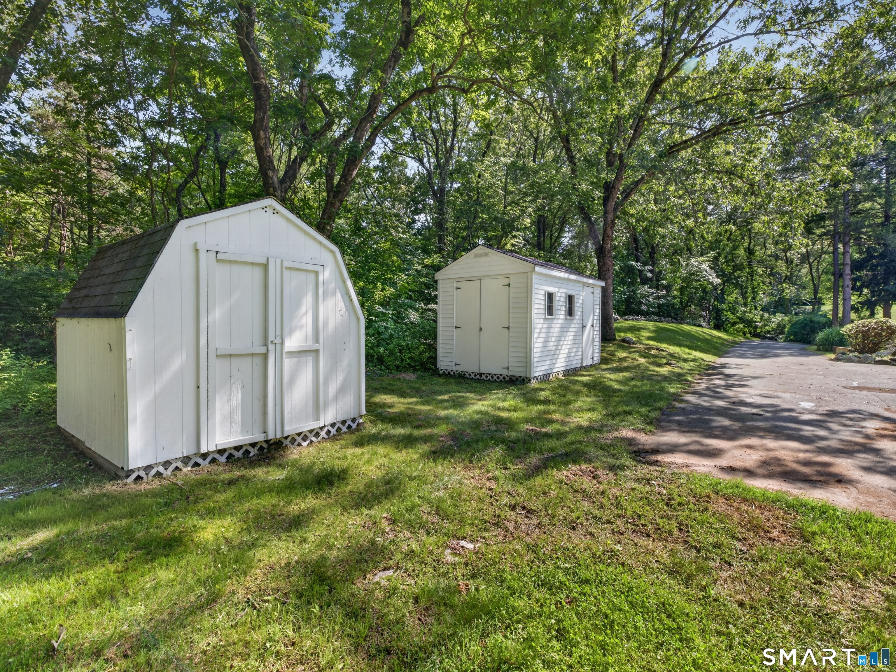 2 Larchwood Lane East Lyme CT 06333