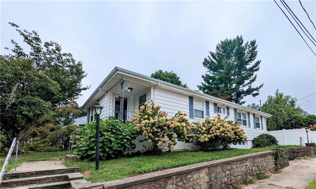 4 Mallove Drive New London CT 06320