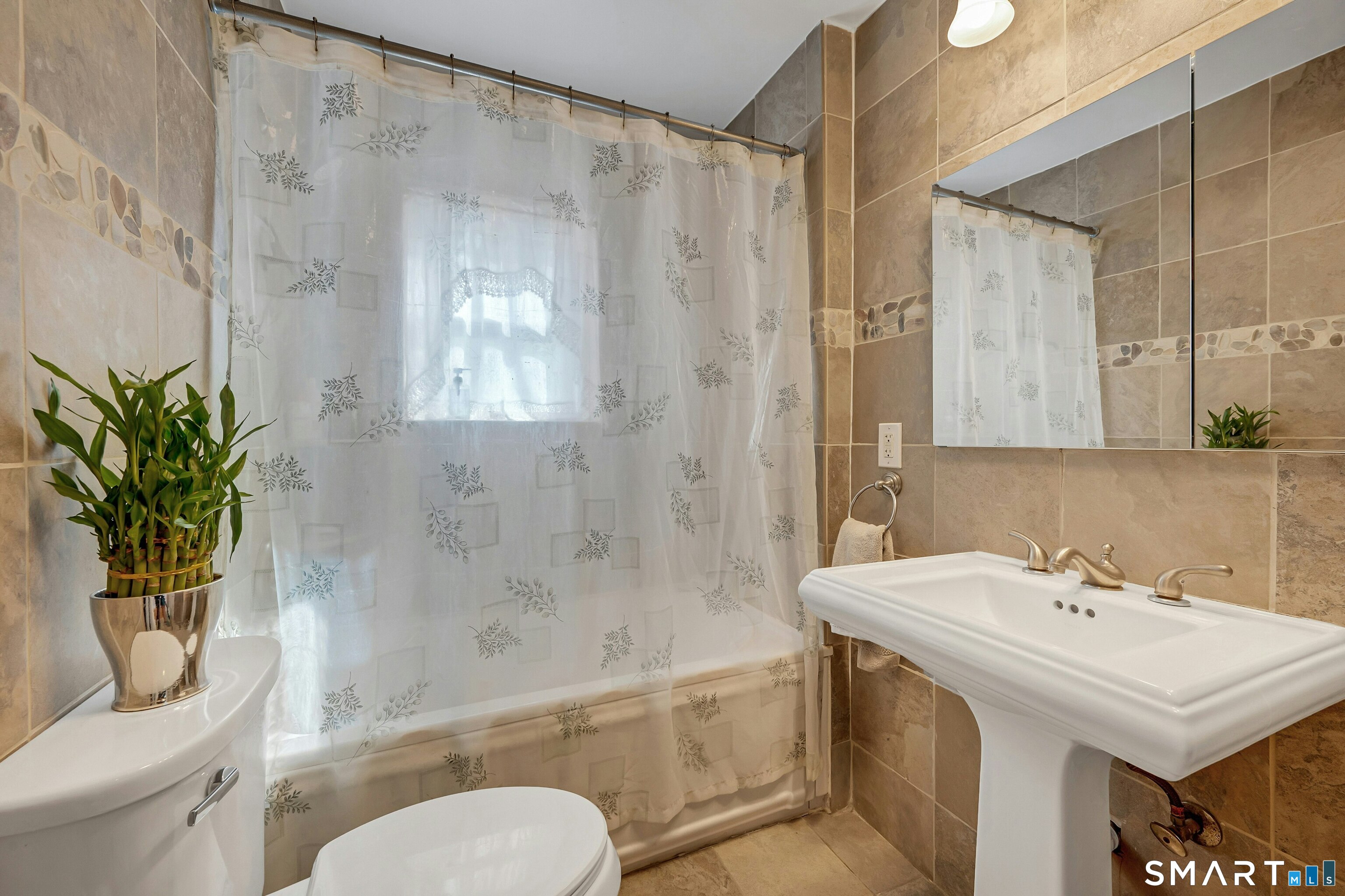 17 Thornhill Road Greenwich CT 06878