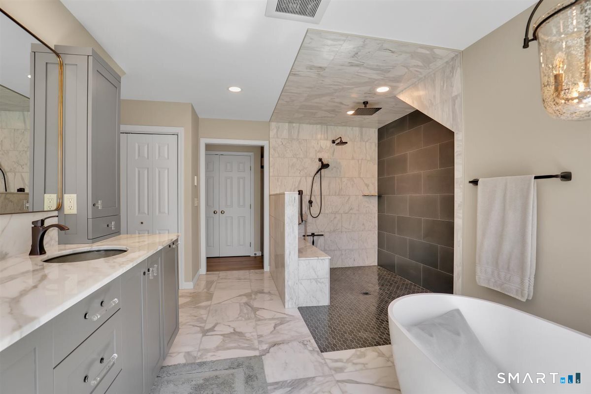 851 South Street Middlebury CT 06762