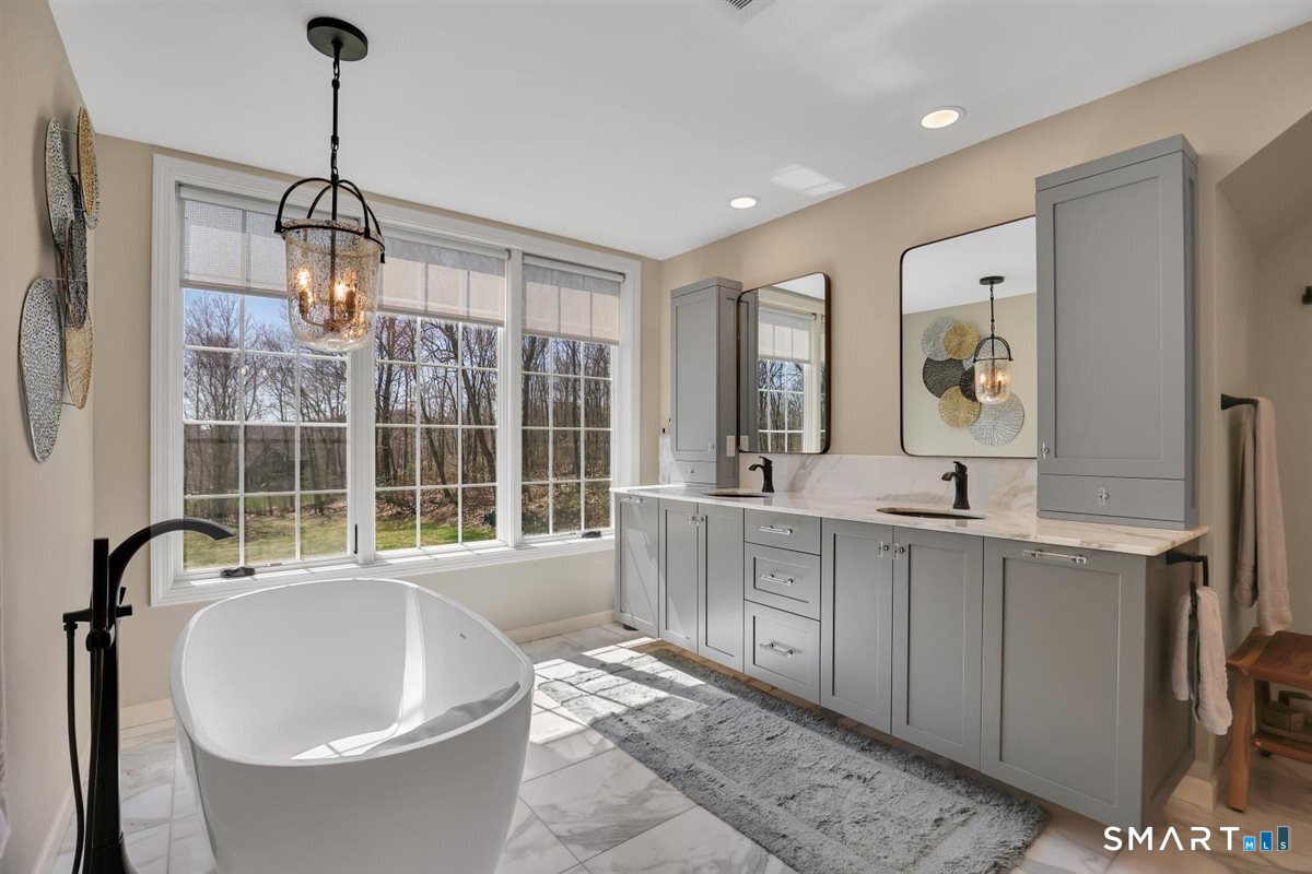 851 South Street Middlebury CT 06762