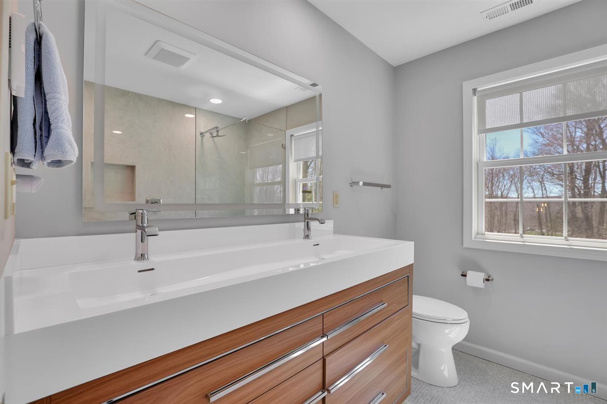 851 South Street Middlebury CT 06762