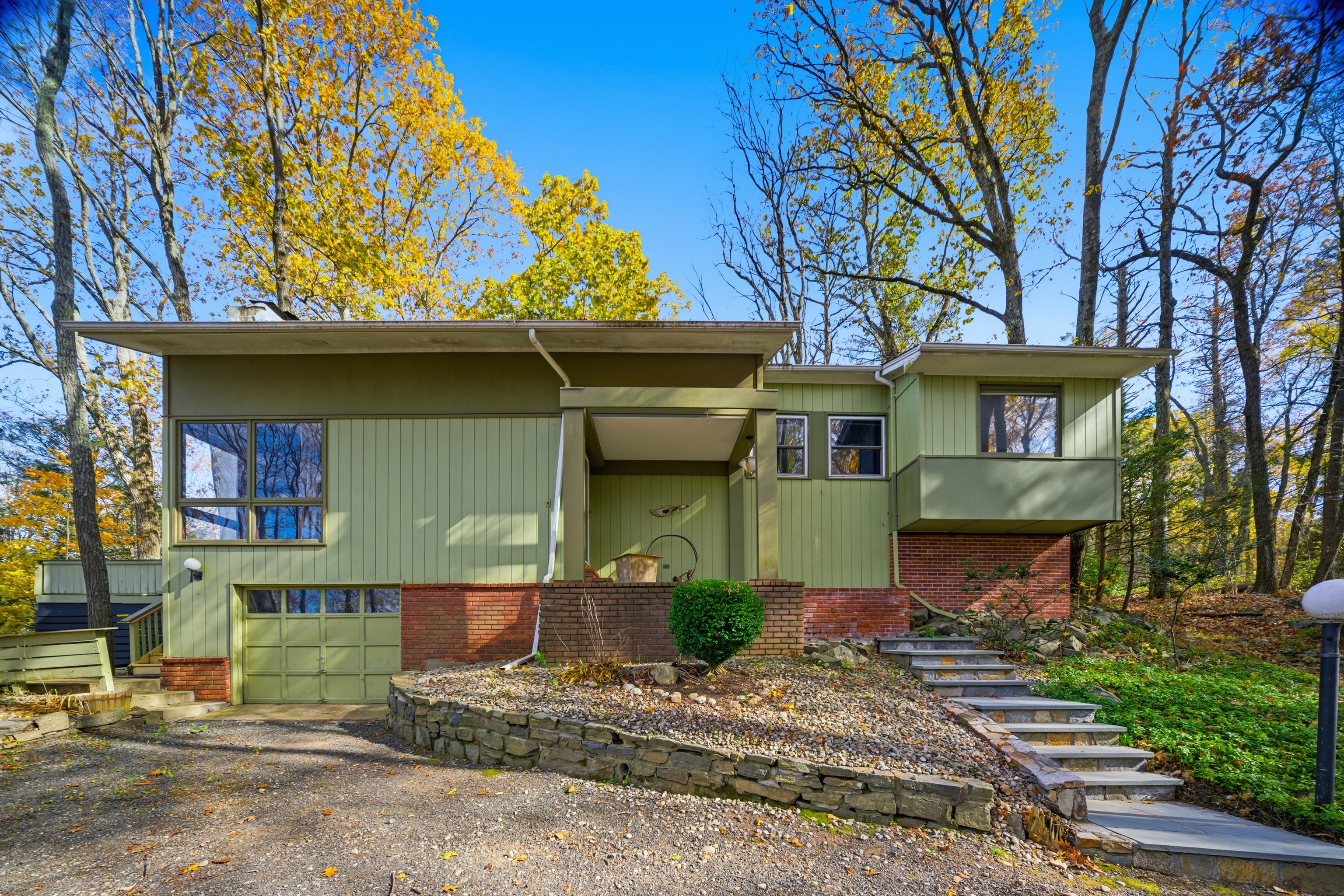 27 Carol Street Danbury CT 06810