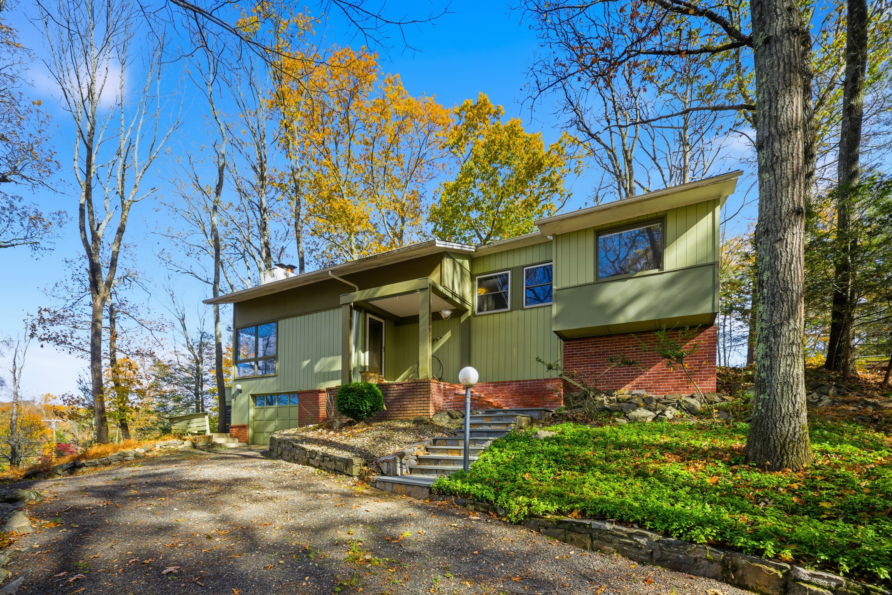 27 Carol Street Danbury CT 06810