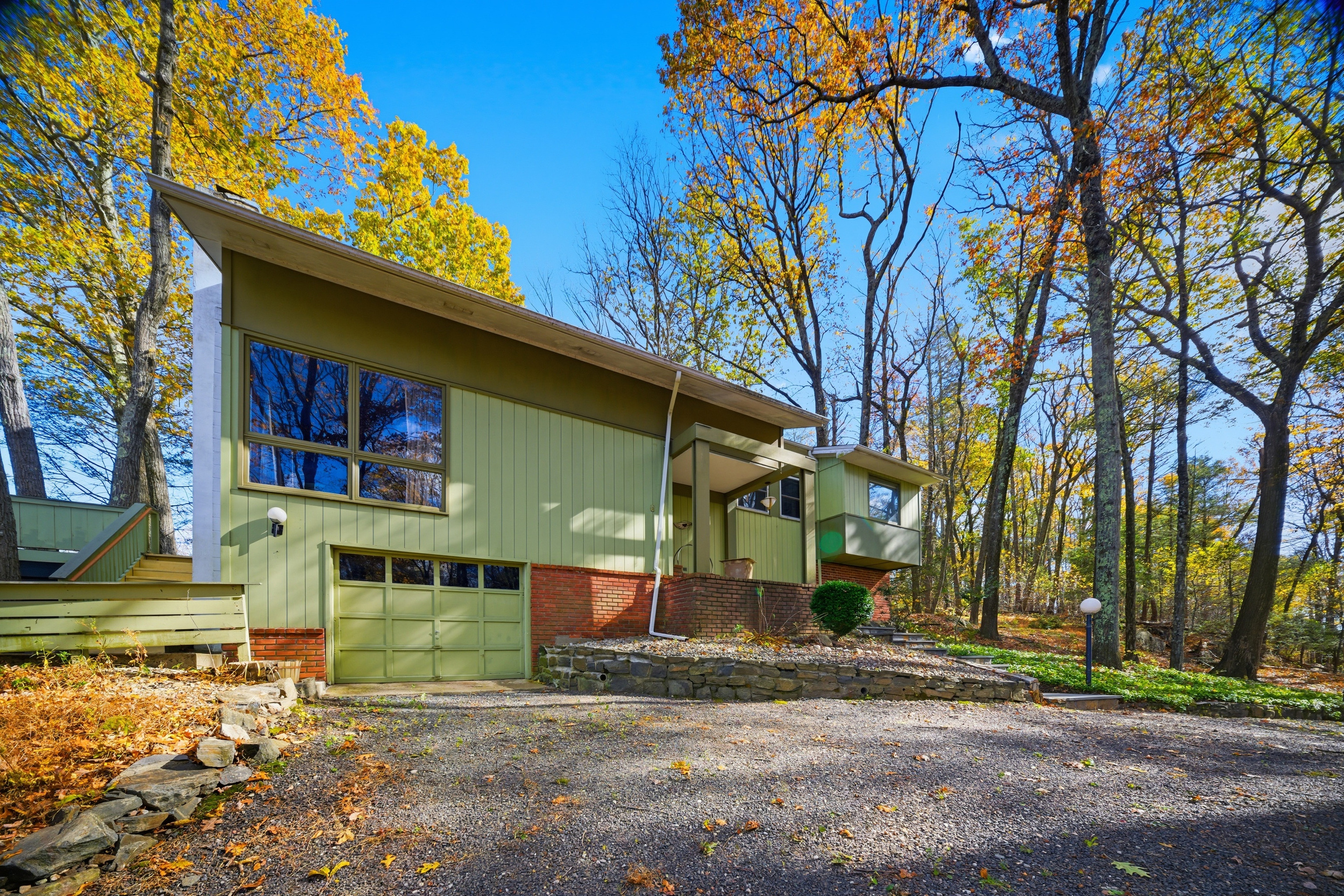 27 Carol Street Danbury CT 06810