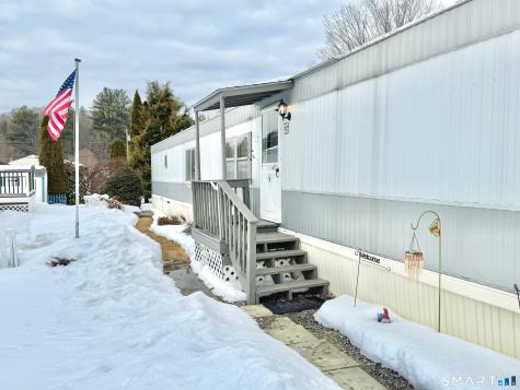 1070 Amity Road Bethany CT 06524